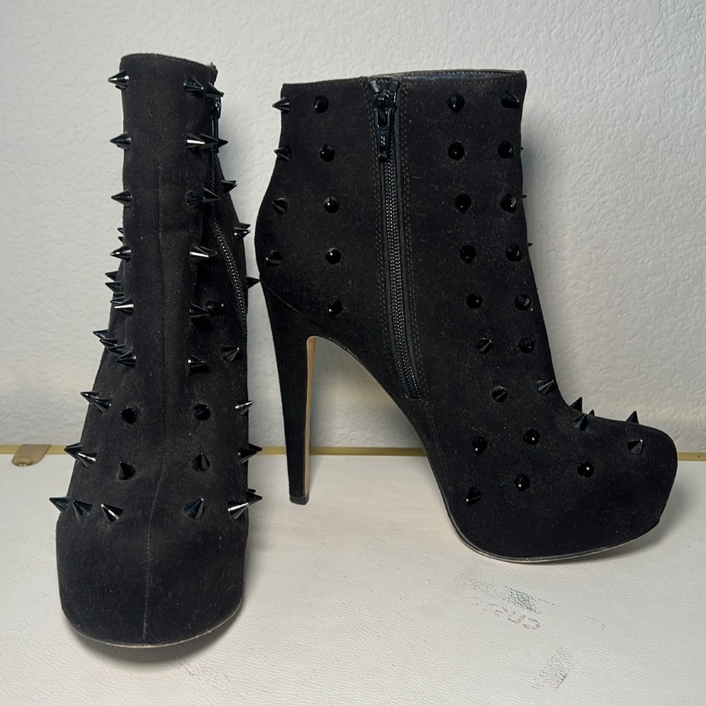 Betts size 8/ 39 stiletto spike studded ankle boots - Picture 3 of 7